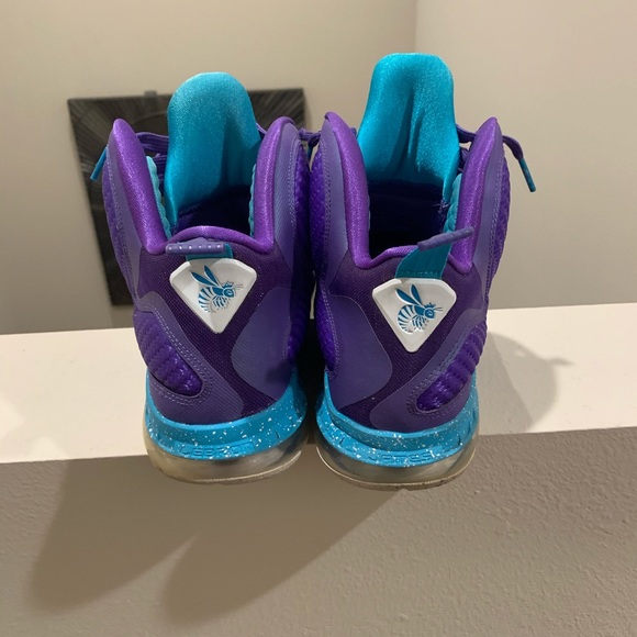 Nike Lebron 9 Hornet - Picture 3 of 5